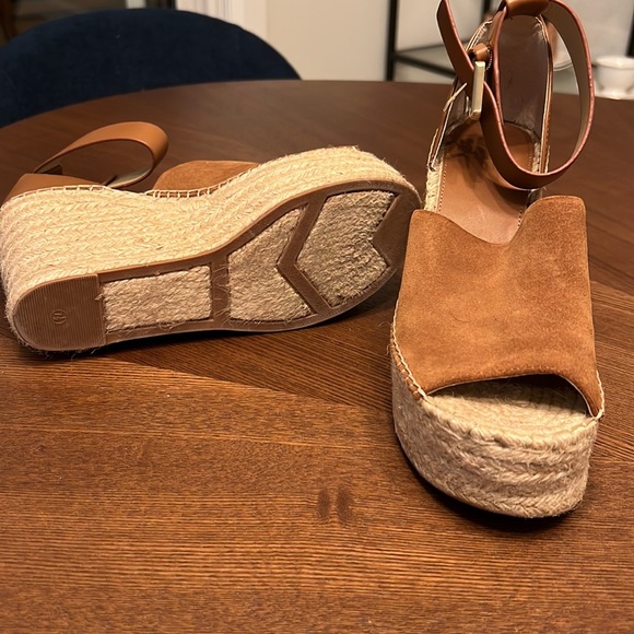 Marc Fisher platform wedge brown suede sandals - Picture 2 of 2